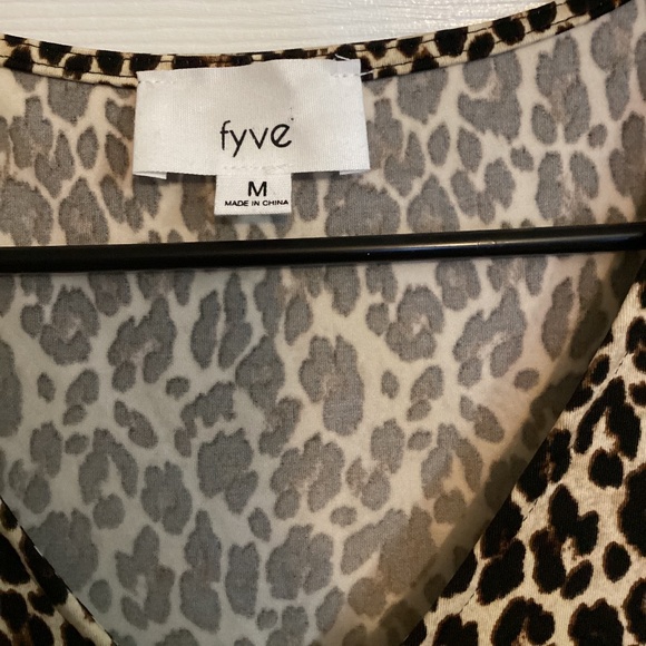 fyve size m - Picture 4 of 5